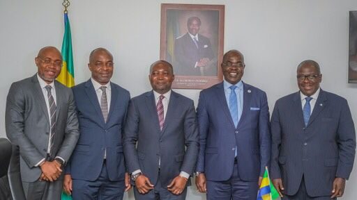 Lire la suite à propos de l’article La Société de Garantie du Gabon et le Ministère du Commerce signent une convention