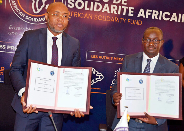 Lire la suite à propos de l’article La Société de Garantie du Gabon et le Fonds de Solidarité Africain signent un accord cadre de partenariat pour l’accroissement de la capacité des établissements de crédit à accorder des prêts garantis aux entrepreneurs